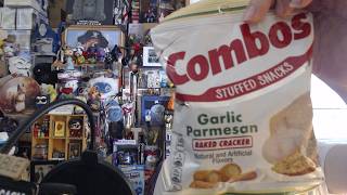 Combos: Garlic Parmesan (Baked Cracker)
Snack time review of some Combos I found at 7-11 of all places! Combos: Garlic Parmesan (Baked Cracker)