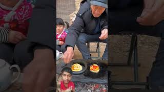 Chinese Burger Egg yolk pancake?? food cooking rural delicious egg japanesefood chineseburger