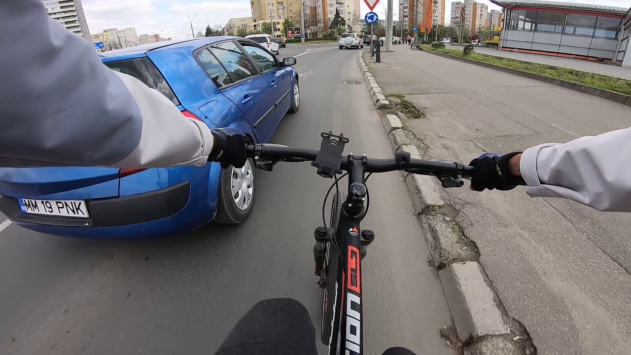 Ai Voie Sa Mergi Cu Bicicleta Pe Trotuar