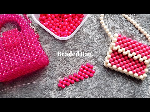 Video: Tirai terbuat dari manik-manik di bagian dalam