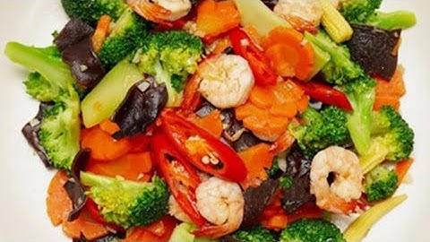 Tôm xào rau củ vừa ngon  lại bổ dưỡng  cho gia đình