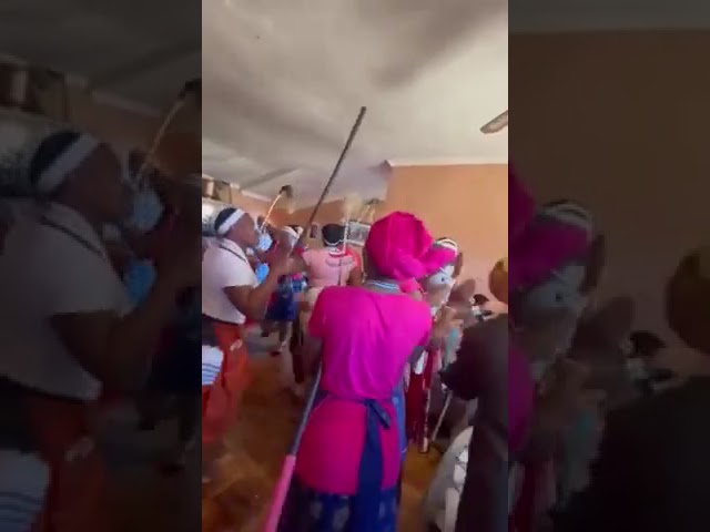 Amagqirha esixhosa- Yakayaka ndemka class=