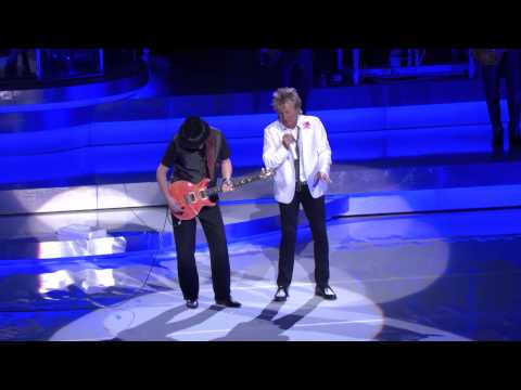 Rod Stewart & Santana Perform Live In Las Vegas