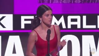 Selena Gomez Emotional Speech At American Music Awards 2016