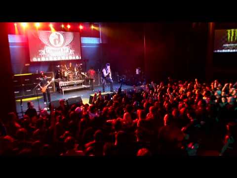 Papa Roach "Time Is Running Out" Live