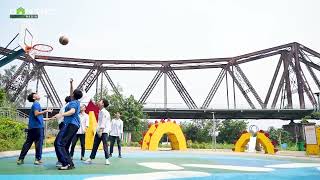 "Thủy cung trên cạn" thắp sáng cầu đi bộ ở Hà Nội