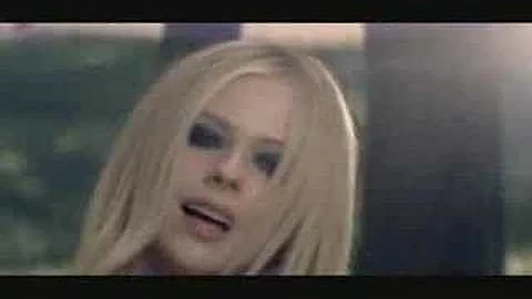 Avril Lavigne - Keep Holding On