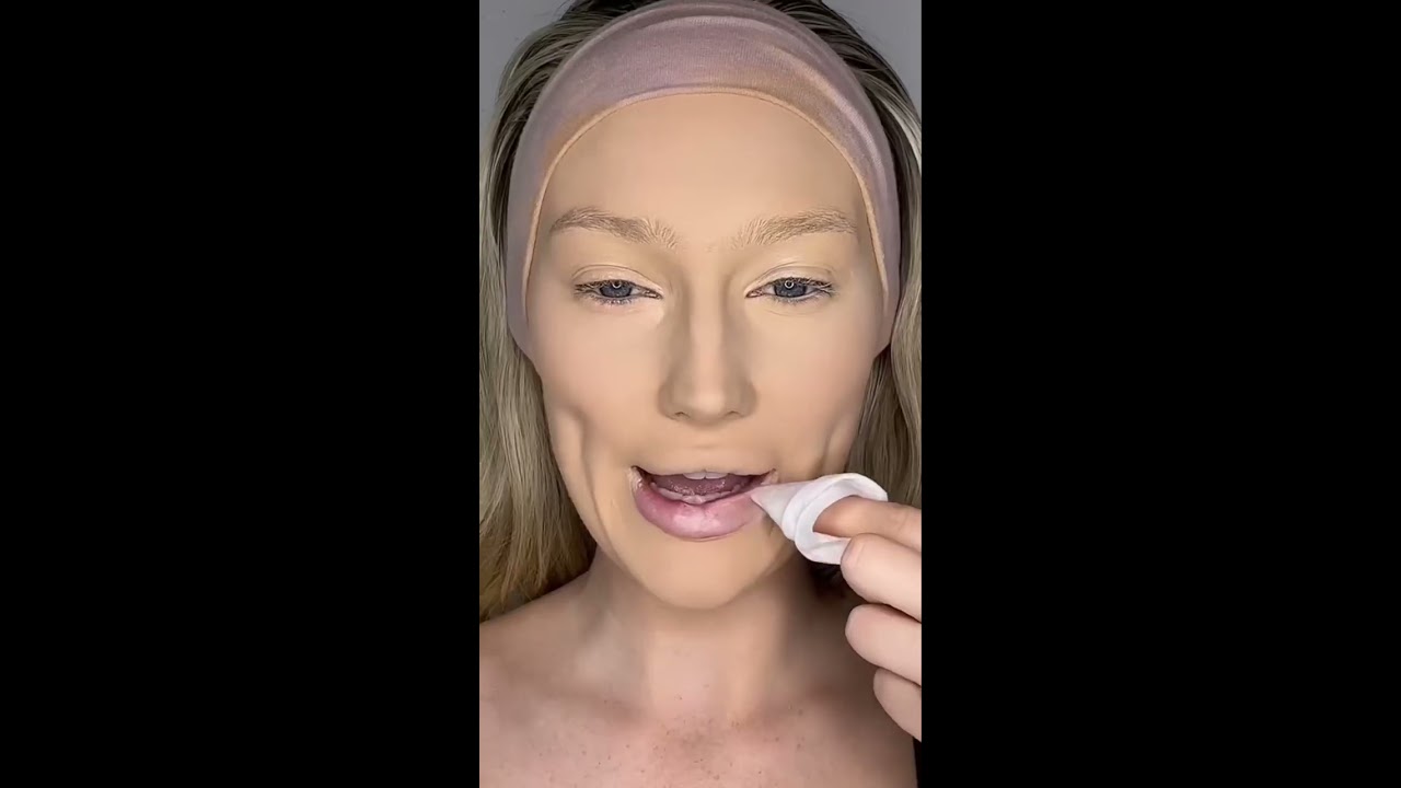 MEREDITH DUXBURY CHRISTMAS MAKEUP 