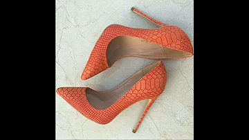 Very Stylish Shinny Glittery High Heel Pointed Toe Stiletto Pumps Beta Shorts 