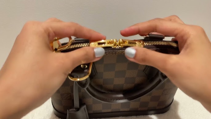 Louis Vuitton Monogram Bb Sac Alma Key Holder 222259