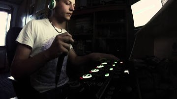 Weega - Beatbox Loopstation (Boss RC-505) #DUBSTEP