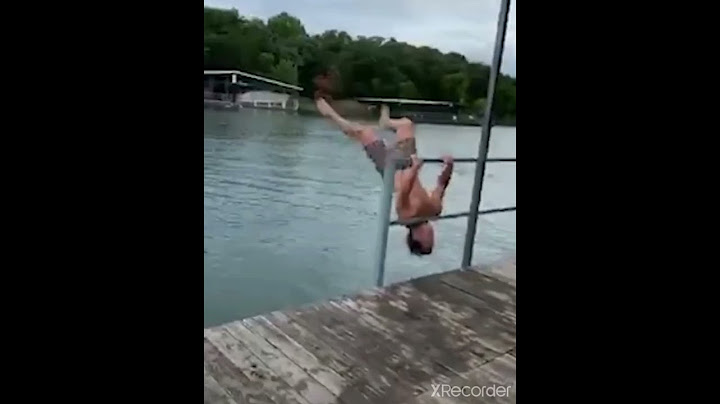 ATTENTION A LA BARRE !!! #chute #funny #funnyvideo #fall #drole #anime #short #shortvideo #shorts
