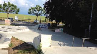 3Y1.5M riding BMW kids bike at skate park!!(, 2015-06-09T07:11:06.000Z)