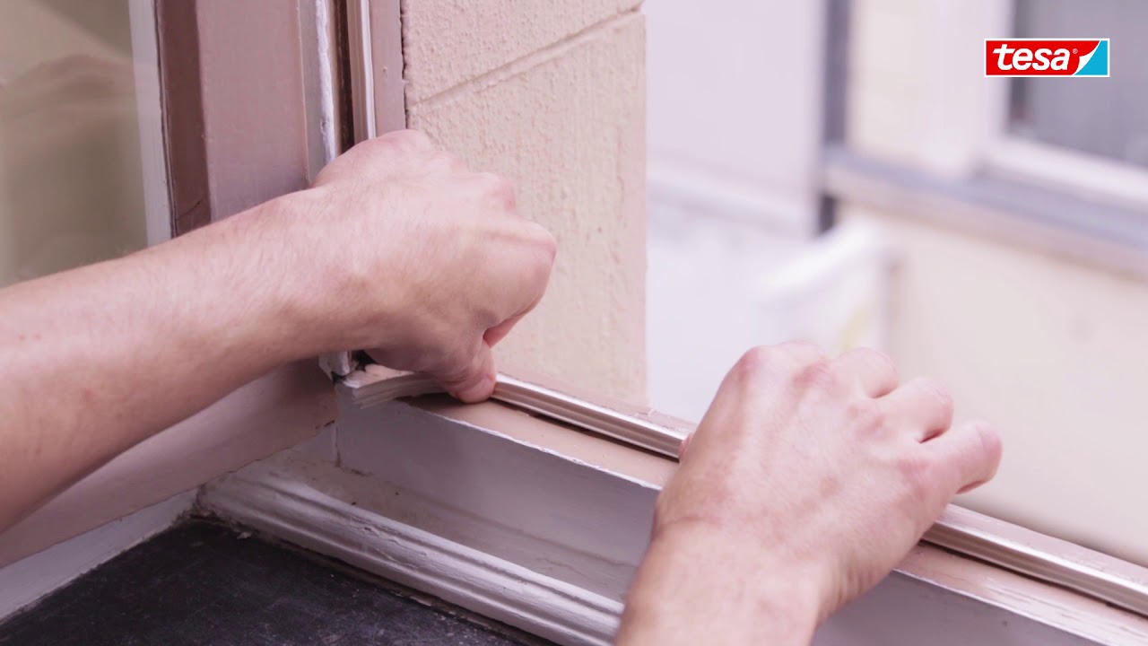 Joints tesa® Calfeutrer - Combler les espaces faibles des portes