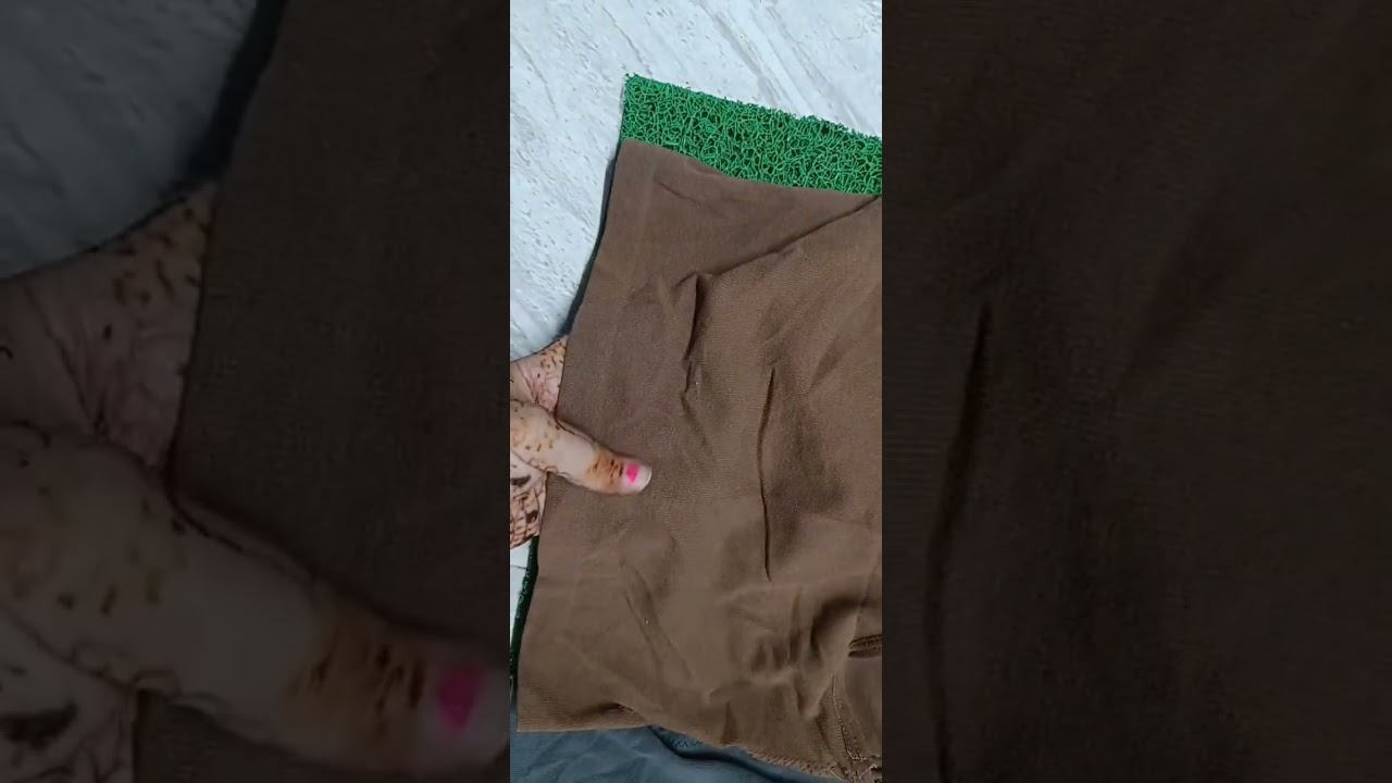 FREE SIZE FOR BUST SIZE 28-36.HEAVY QUALITY IMPORTED THICK COTTON FABRIC.PADDED (PADS NOT REMOVABLE)