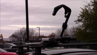 Thule 599000 UpRide Upright Bicycle Carrier for Car Roof Racks