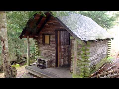 Cabanes de bergers ou refuges dans les  Hautes Pyrénées.