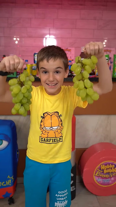 Love you#iloveyou #drawingShare FERREROSubscribehealthy food vs Chupa Chups #shotrs #2402#😃🌽🥒😲👍🍭🥴☹️😫