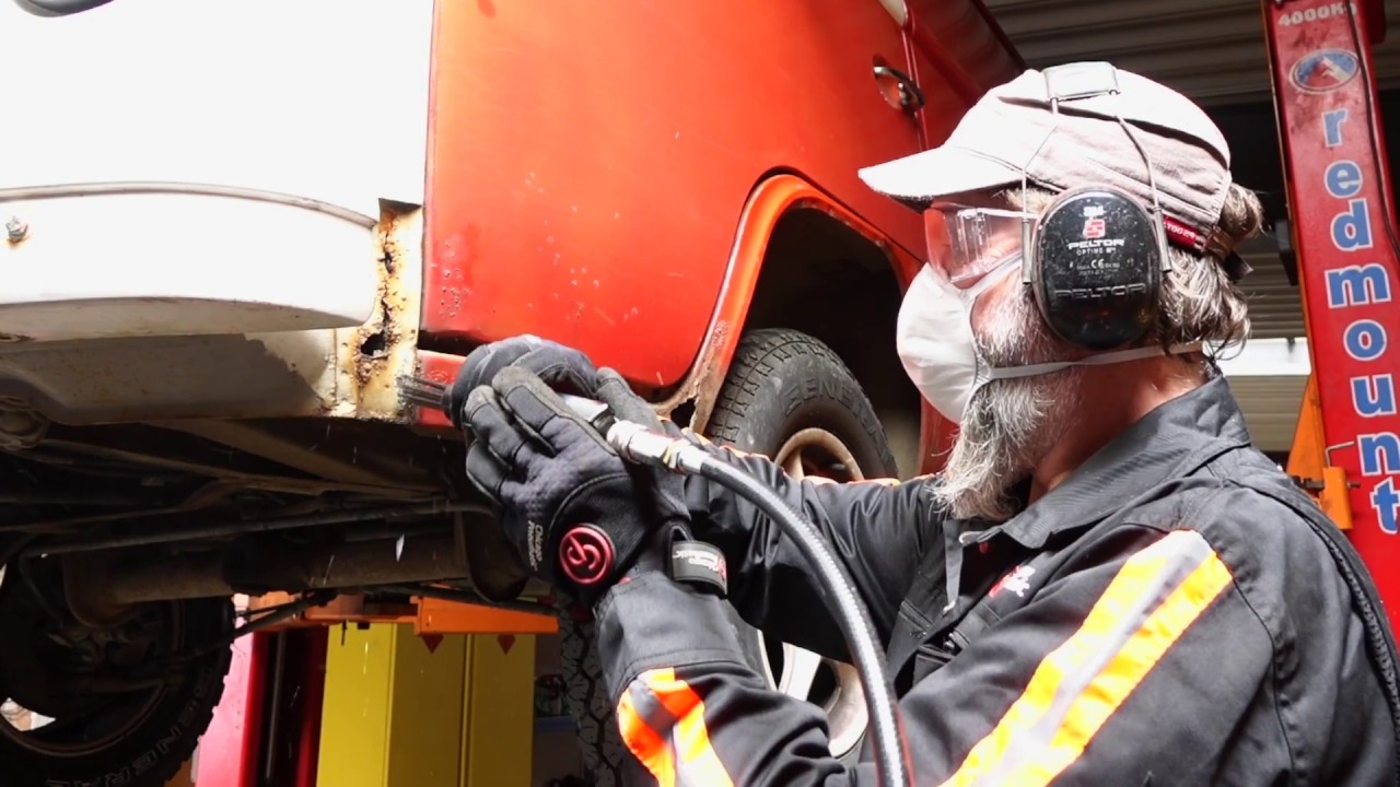 Chicago Pneumatic CP7115 Straight Needle Scaler FIRST LOOK