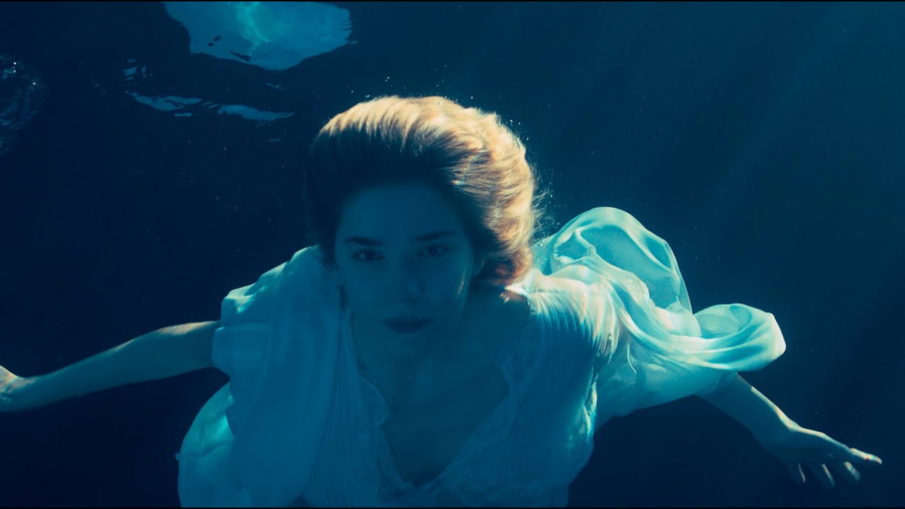 Guarda Arilena Ara - Weightless (Official Music Video) su YouTube Guarda Arilena Ara - Weightless (Official Music Video) su YouTube