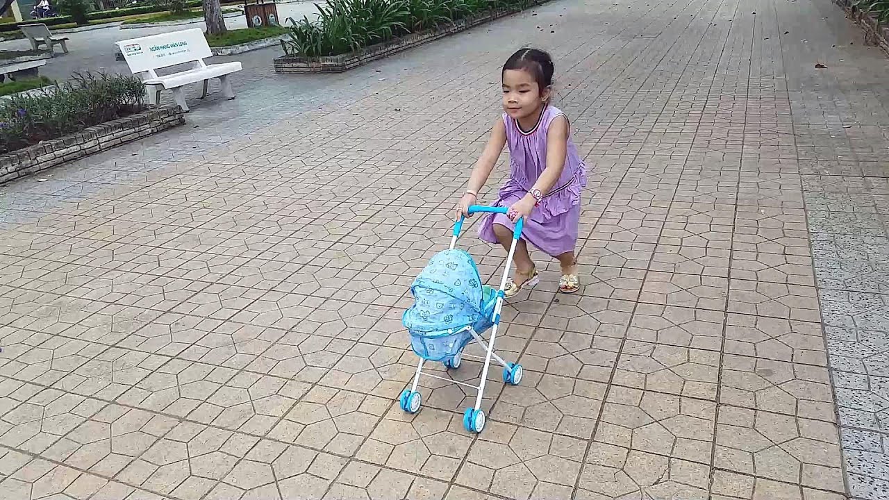 Mẹ dẫn Muội đi chơi công viên ở Bến Tre - Xí Mụi Food