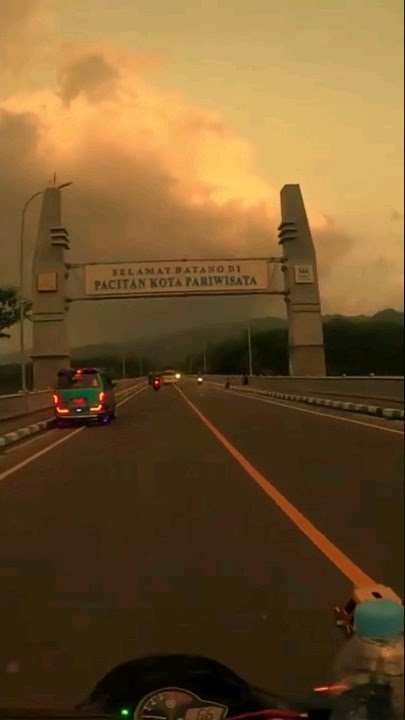 perjalanan sore menjelang malam dari pantai klayar pacitan menuju kota malang, jalurnya mencekam