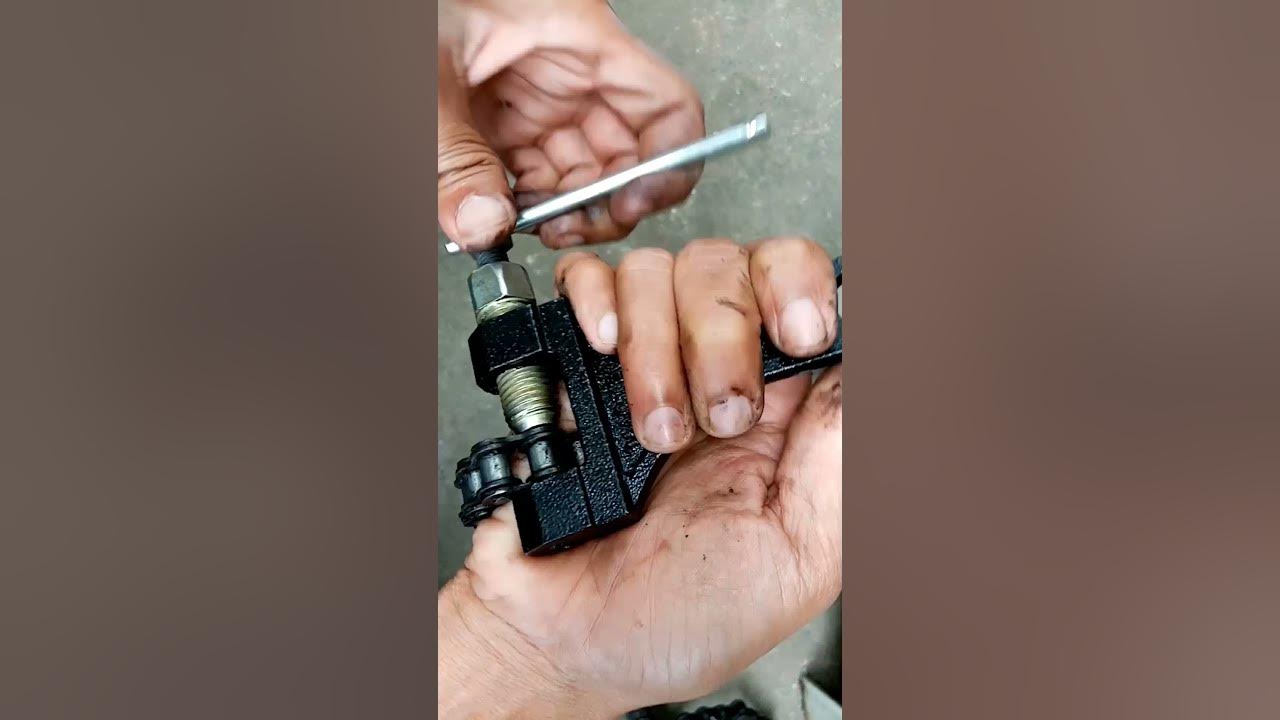 How to use chain breaker/motorcycle chain breaker YouTube