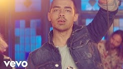 DNCE - Kissing Strangers ft. Nicki Minaj (Official Video)  - Durasi: 5:04. 