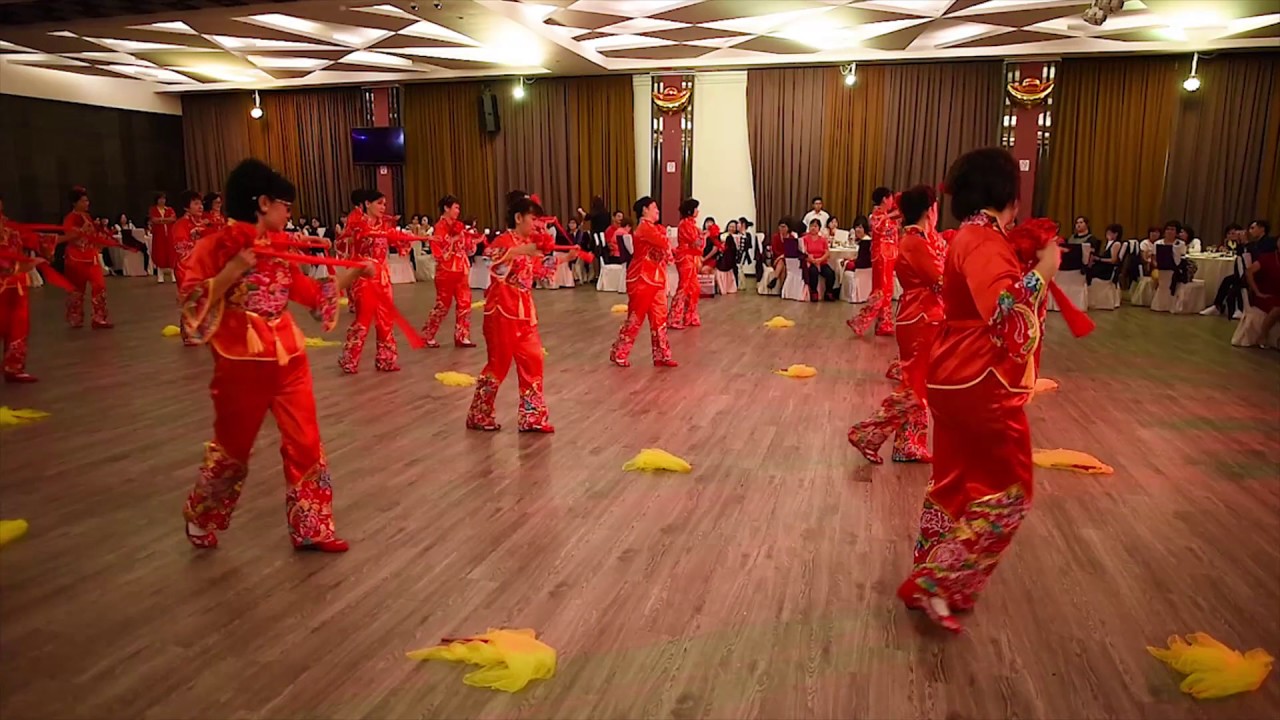 Gong Xi Xi Fa Cai Cai 恭喜喜发财财 Line Dance - YouTube