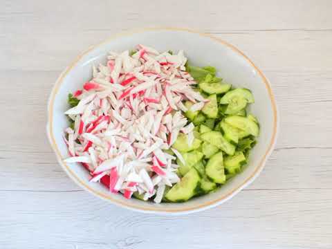 Video: Come Preparare Una Deliziosa Insalata Di Bastoncini Di Granchio