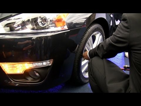 2013 Nissan Altima Easy Fill Tire Alert Demonstration