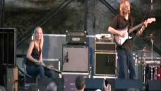 "Key To The Highway" - Sonny Landreth w/ Cindy Cashdollar chords