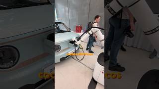 El BRAZO ROBOT para cargar COCHES ELÉCTRICOS que ya funciona en CHINA