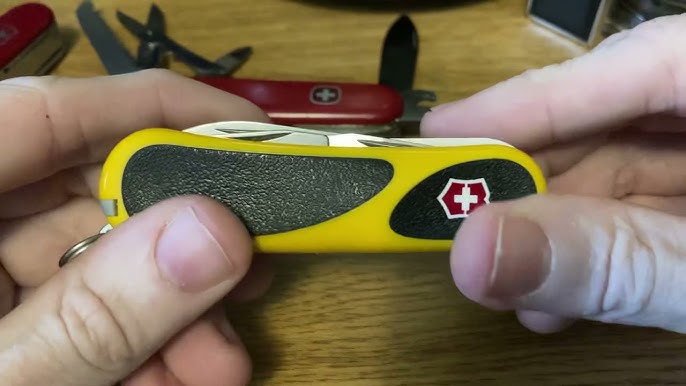 Victorinox Evolution Grip 18 Review art. n.2.4913.C8 