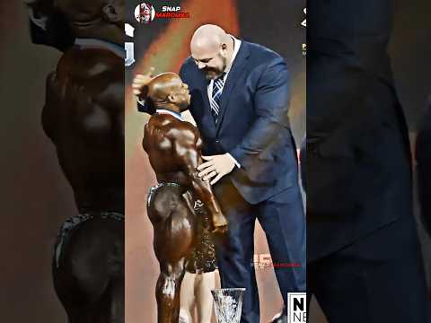 BODYBUILDER VS STRONGMAN 😱 #viral #shorts