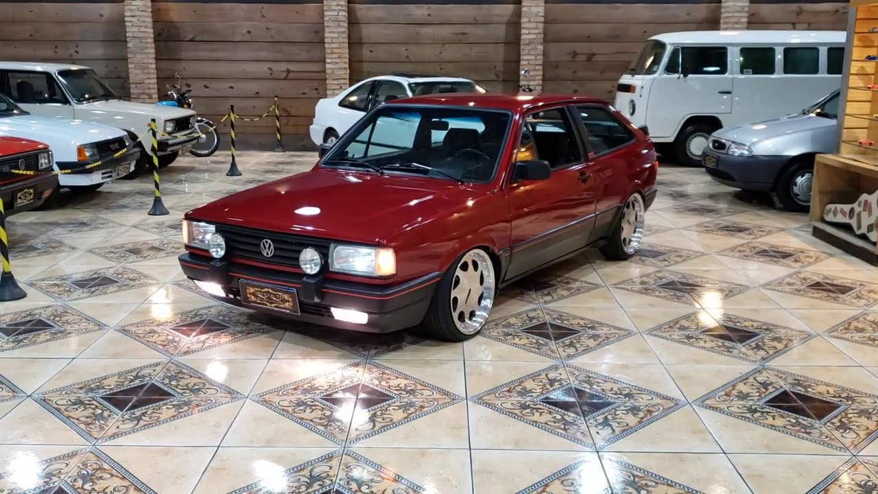 Gol quadrado 1989, (GTi Azul monoco) fazendo alguns reparos