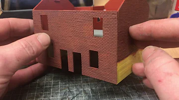 Building A OO Gauge Model Railway: Modelling Techniques - Painting Embossed Brick Work