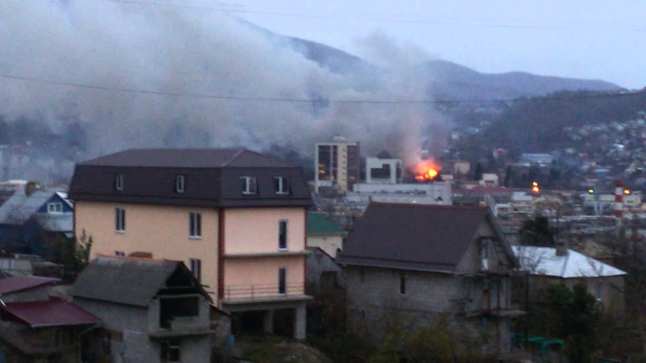 пожар в порту туапсе. пожар в туапсе. горит нефтебаза туапсе. пожар в туапсе. пожар в сызрани.