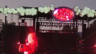 2NE1 Head In The Clouds 2025 Opening