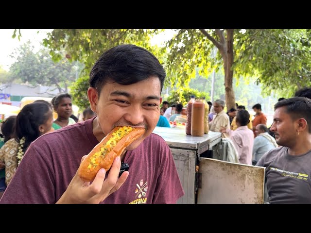 COBA JAJANAN INDIA YG LG RAME ORANG MAKAN😅TERNYATA SERU BERBURU JAJANAN RANDOM YG RAME ORANG🔥 ENAK” class=