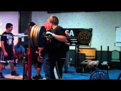 Tyson at 750lb Squat.MOV