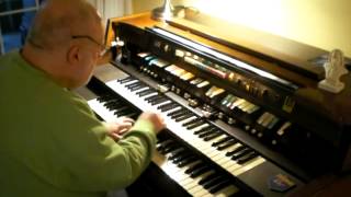 Mike Reed plays " Groovin' " on the Hammond Organ chords