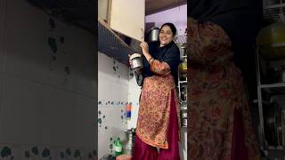 Jethani K Ghar Pe Aayi Hu Achaar Lene