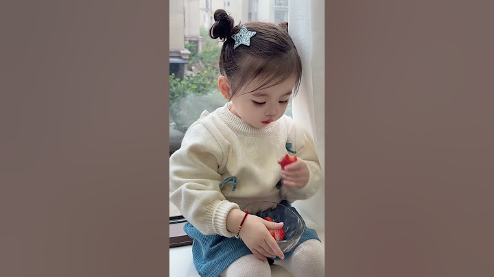 有好吃的她会第一个拿给我耶 ～果然女儿是名不虚传的小棉袄，真的太贴心啦[偷笑R][偷笑R]  #cute #骗你生娃系列 #vlog #baby #bayivlog #人类幼崽可以多可爱 #萌娃