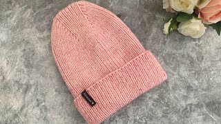 :      . KNITTED HAT