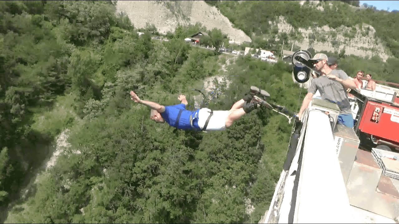 Saut à l'élastique, depuis le pont de Ponsonnas - France Bleu