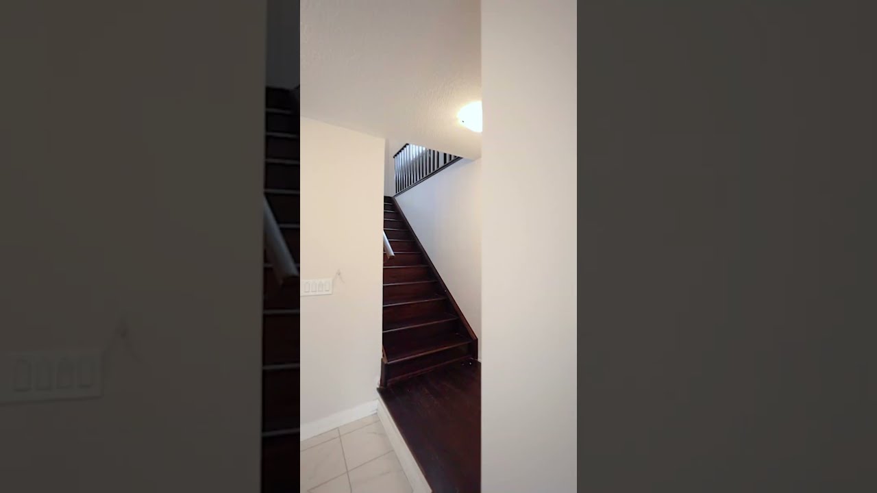 406 585 Colborne St Freehold End Unit Townhouse