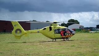 Traumahelicopter arriveert bij motorrace blokzijl 2 juli 2016