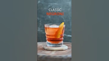 Classic Negroni its delicious cocktails 🍷 🍹 #cocktail #bar #negroni #drink #campari #martini