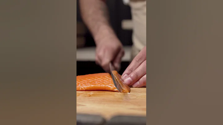 Sushi Bar | Salmon Nigiri - DayDayNews